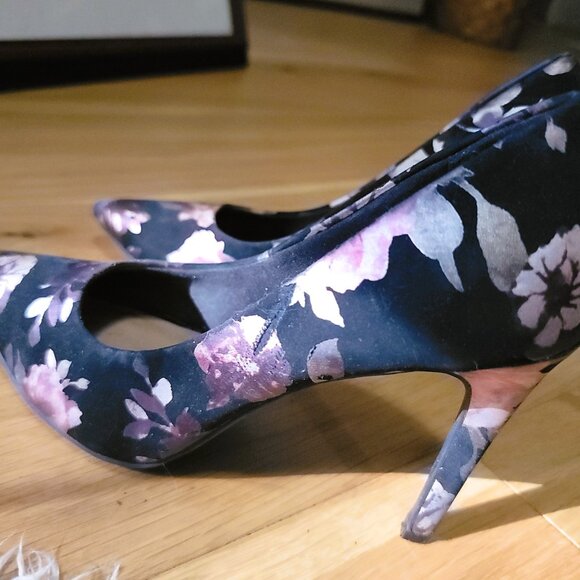Chic Black Floral Pink Cream Lilac Design Silk Sheen Stiletto Heels 5.5 Comfort - Picture 1 of 16